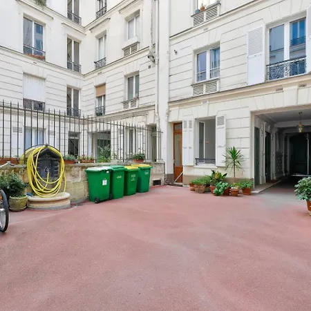 Guestready - Apt. Vintage Au Centre De Appartamento Parigi